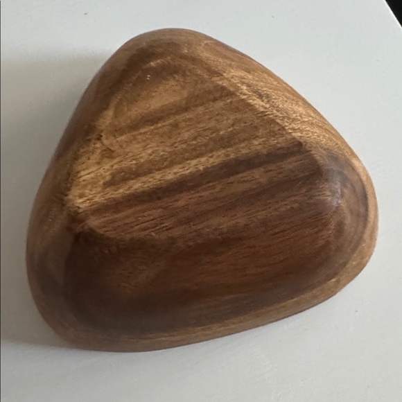 Rustic Triangular Shape Acacia Wood Bowl - Picture 5 of 5